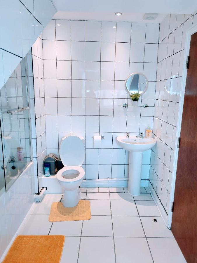 Crystal Suite 4 - Private Parking - Metro นอร์ทชีลด์ส ภายนอก รูปภาพ