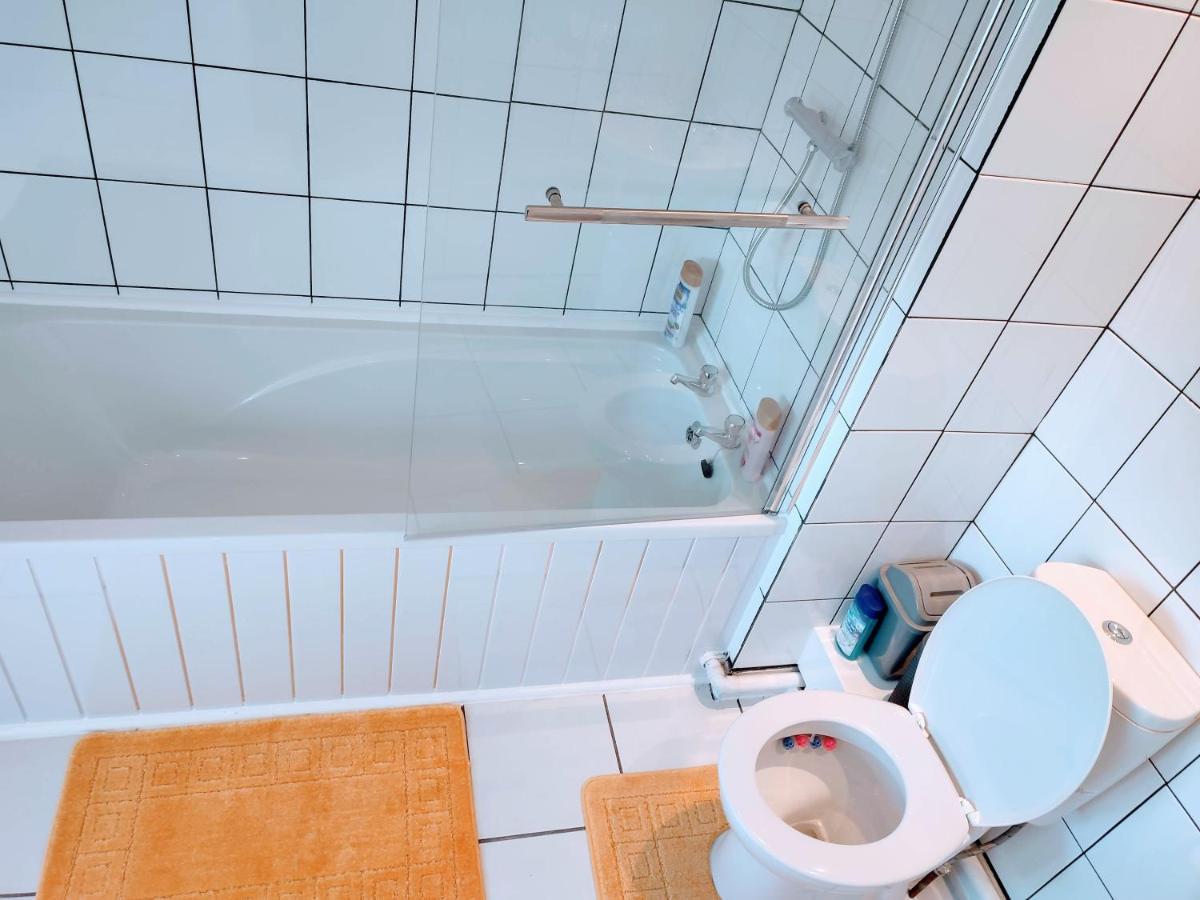 Crystal Suite 4 - Private Parking - Metro นอร์ทชีลด์ส ภายนอก รูปภาพ