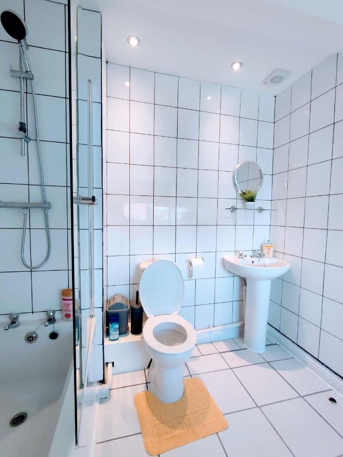 Crystal Suite 4 - Private Parking - Metro นอร์ทชีลด์ส ภายนอก รูปภาพ